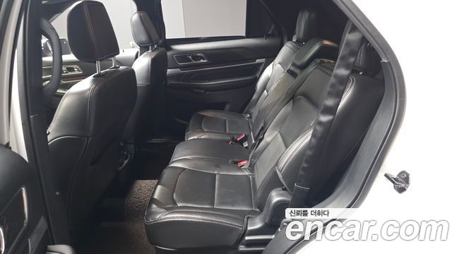 Ford Explorer 2018 — photo 11
