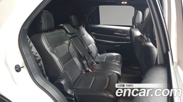 Ford Explorer 2018 — photo 12