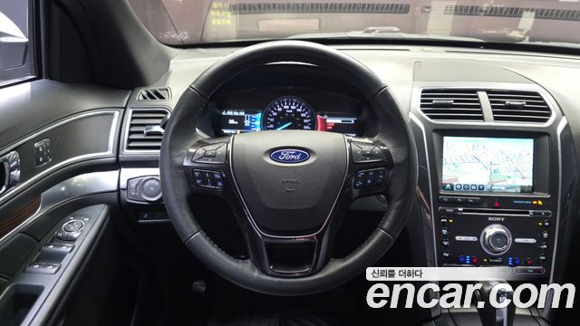 Ford Explorer 2018 — photo 13