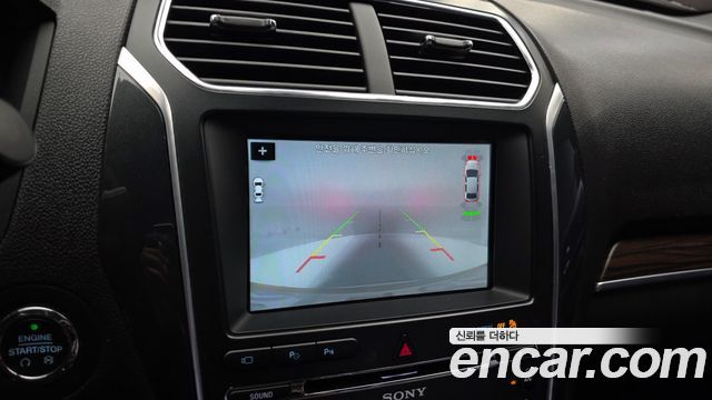 Ford Explorer 2018 — photo 16