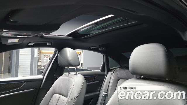 Audi A6 2022 — photo 17
