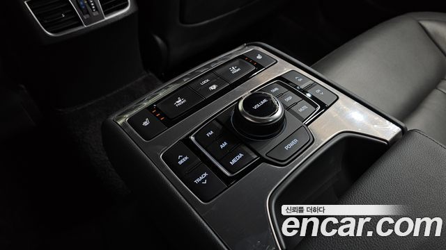 Hyundai Genesis 2016 — photo 18