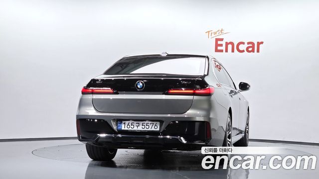BMW 7-Series 2024 — photo 4
