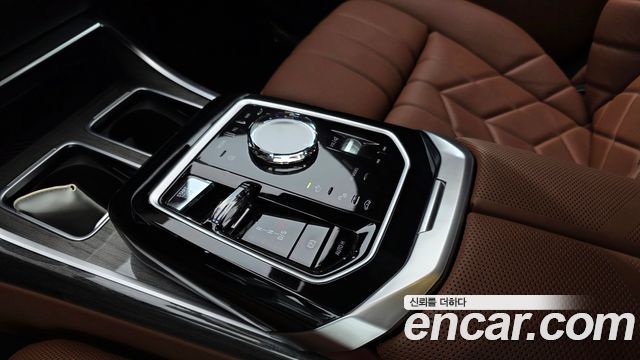 BMW 7-Series 2024 — photo 12