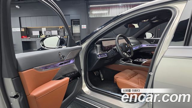 BMW 7-Series 2024 — photo 13