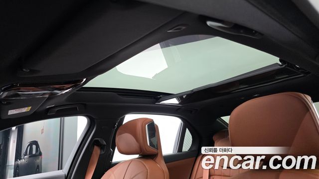 BMW 7-Series 2024 — photo 39