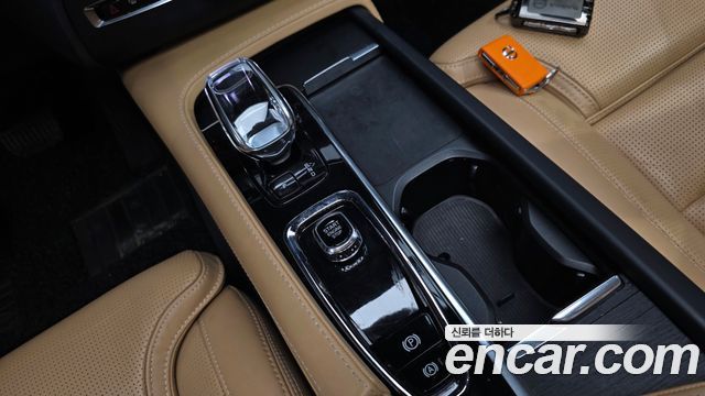 Volvo XC90 2023 — photo 12