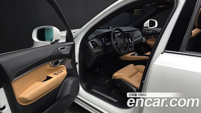 Volvo XC90 2023 — photo 13