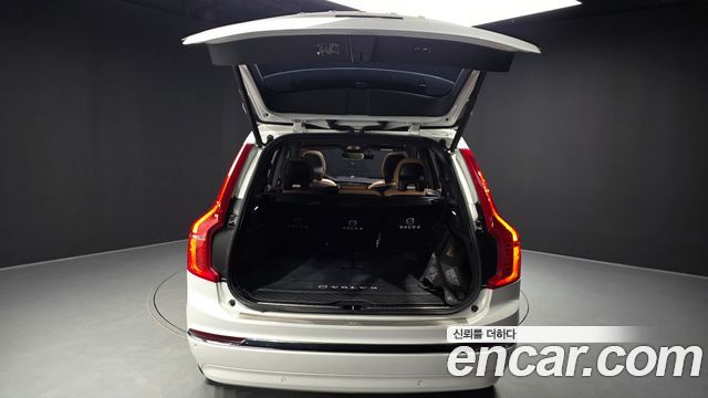 Volvo XC90 2023 — photo 26