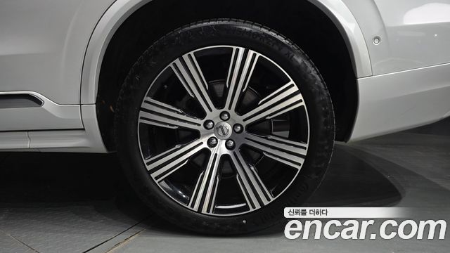 Volvo XC90 2023 — photo 7
