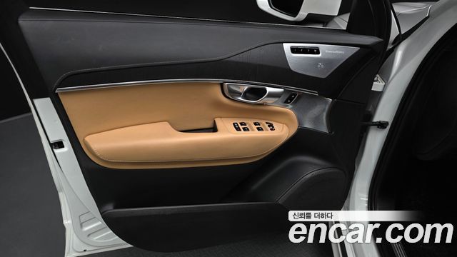Volvo XC90 2023 — photo 14