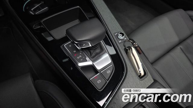 Audi A4 2023 — photo 12