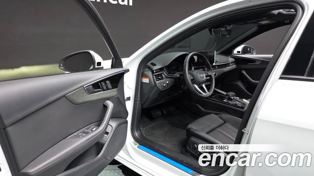 Audi A4 2023 — photo 13