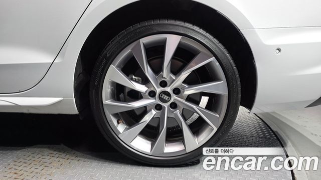 Audi A4 2023 — photo 7
