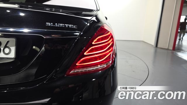 Mercedes-Benz S-Class 2015 — photo 9