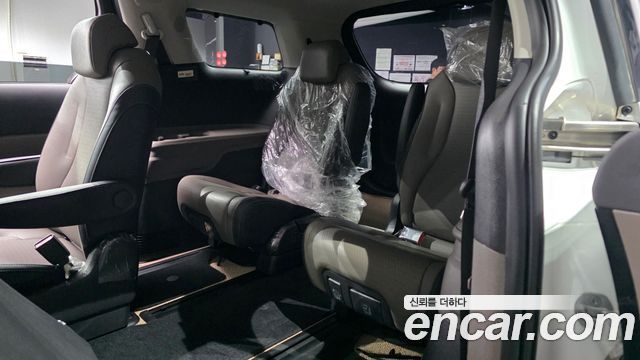 Kia Canival 2024 — photo 17