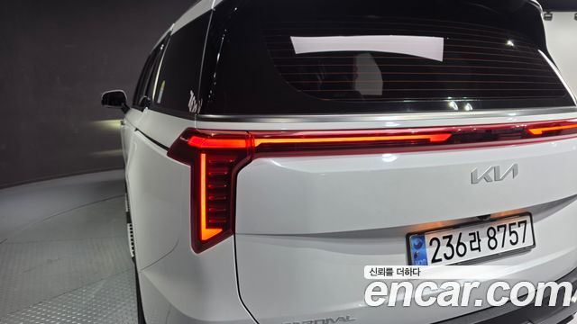 Kia Canival 2024 — photo 9