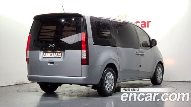 Hyundai Staria 2022 — photo 2