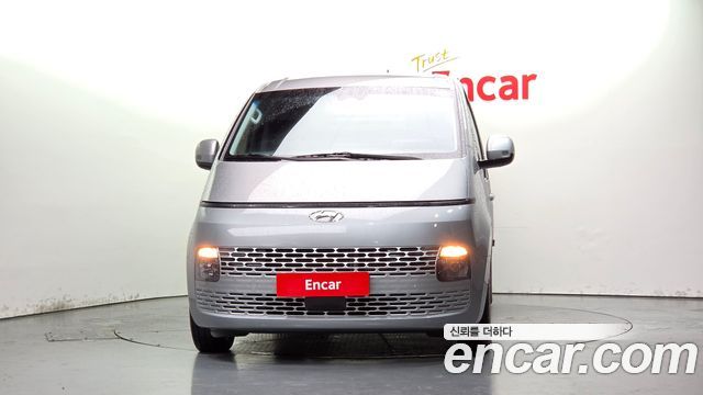 Hyundai Staria 2022 — photo 3