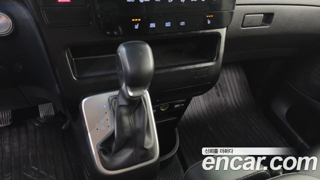 Hyundai Staria 2022 — photo 12