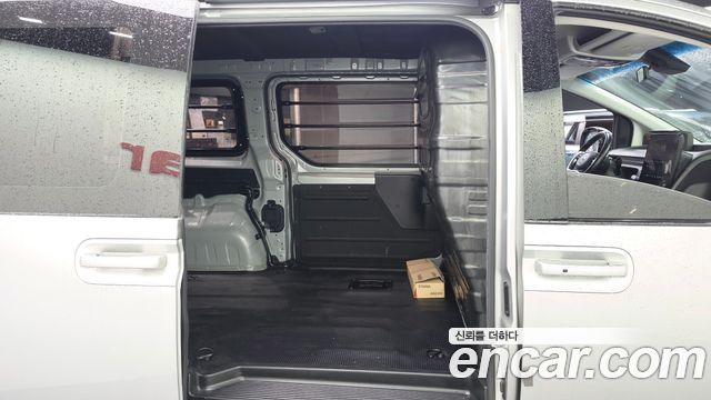 Hyundai Staria 2022 — photo 18