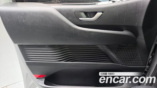 Hyundai Staria 2022 — photo 14
