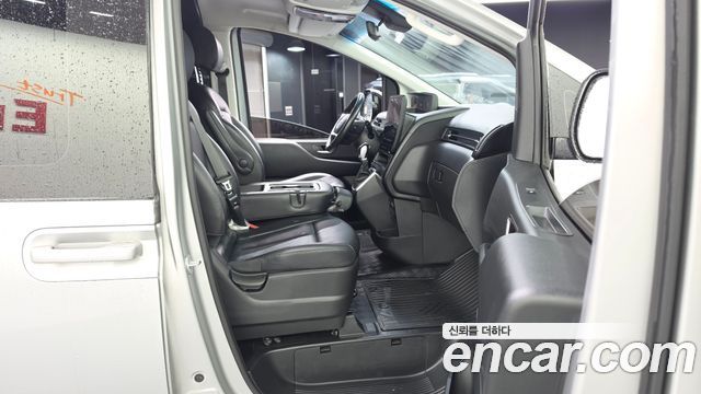 Hyundai Staria 2022 — photo 16