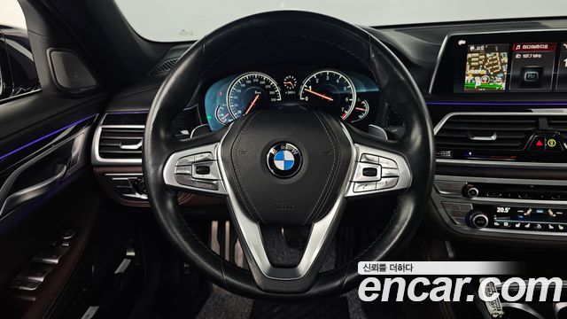 BMW 7-Series 2019 — photo 19
