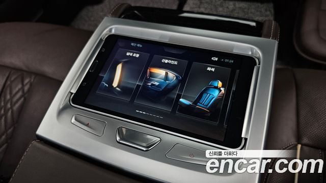 BMW 7-Series 2019 — photo 25