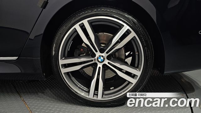 BMW 7-Series 2019 — photo 7