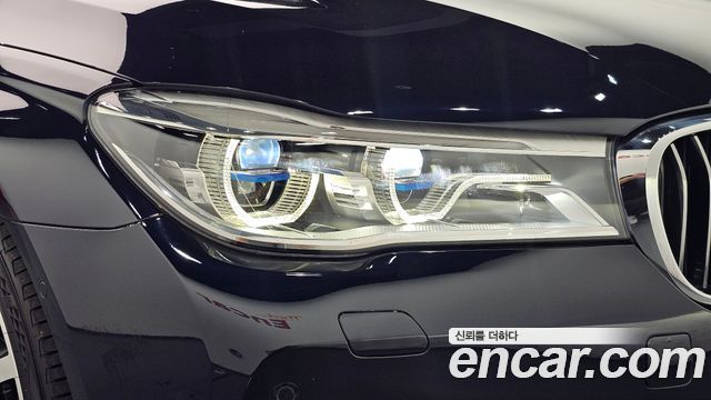 BMW 7-Series 2019 — photo 8
