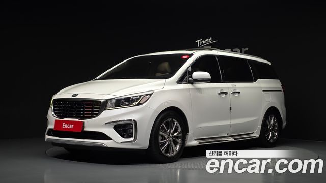 Kia Canival 2020 — photo 1