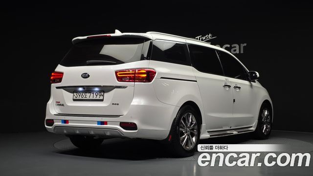 Kia Canival 2020 — photo 2