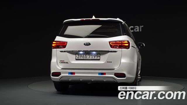 Kia Canival 2020 — photo 4