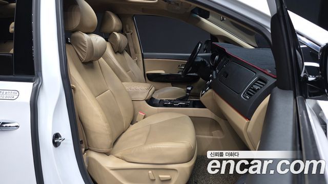 Kia Canival 2020 — photo 11