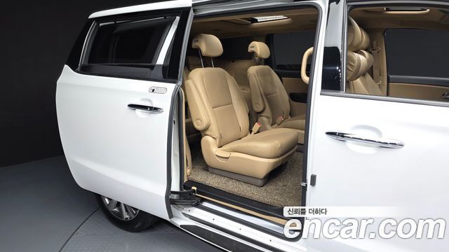 Kia Canival 2020 — photo 12