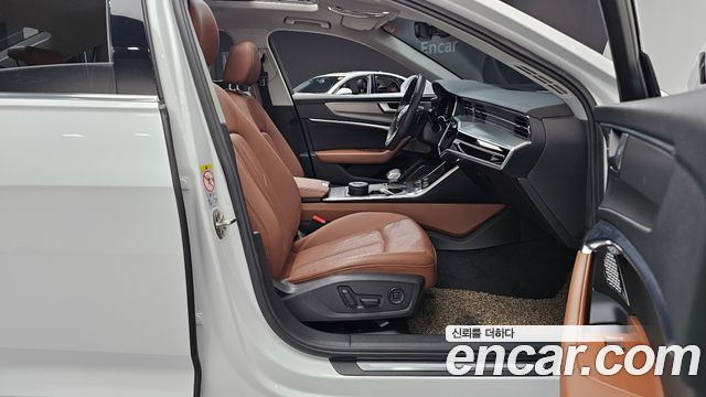 Audi A6 2021 — photo 11