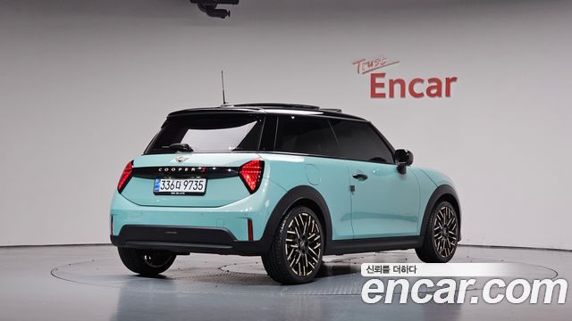 Mini Cooper 2025 — photo 2