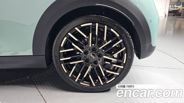 Mini Cooper 2025 — photo 7