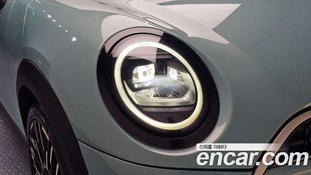 Mini Cooper 2025 — photo 8