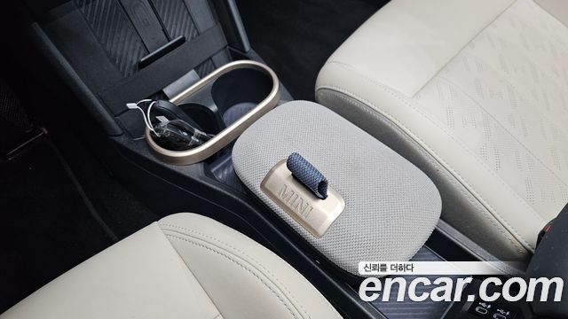 Mini Cooper 2025 — photo 29