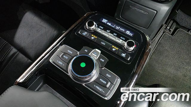 Genesis EQ900 2016 — photo 25