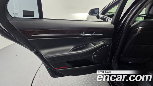 Genesis EQ900 2016 — photo 15