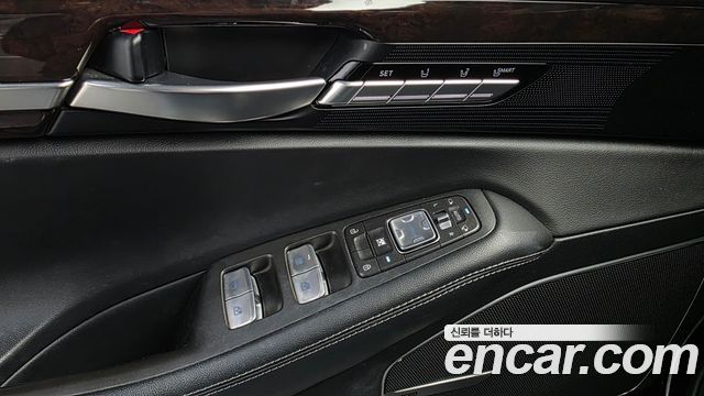 Genesis EQ900 2016 — photo 28