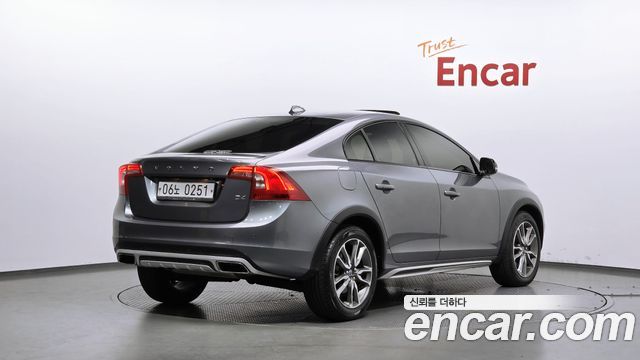 Volvo S60 2016 — photo 2