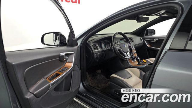 Volvo S60 2016 — photo 10