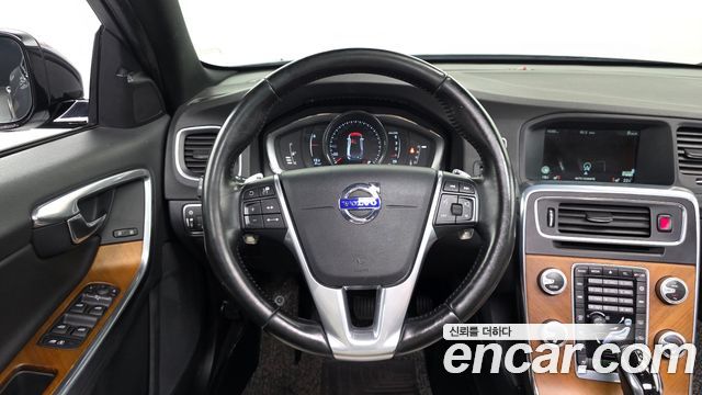 Volvo S60 2016 — photo 12