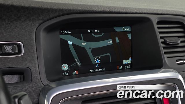 Volvo S60 2016 — photo 13