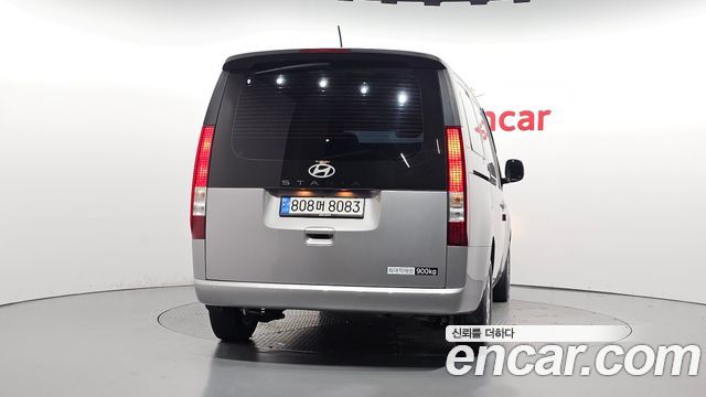 Hyundai Staria 2025 — photo 4
