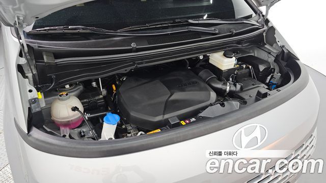 Hyundai Staria 2025 — photo 6